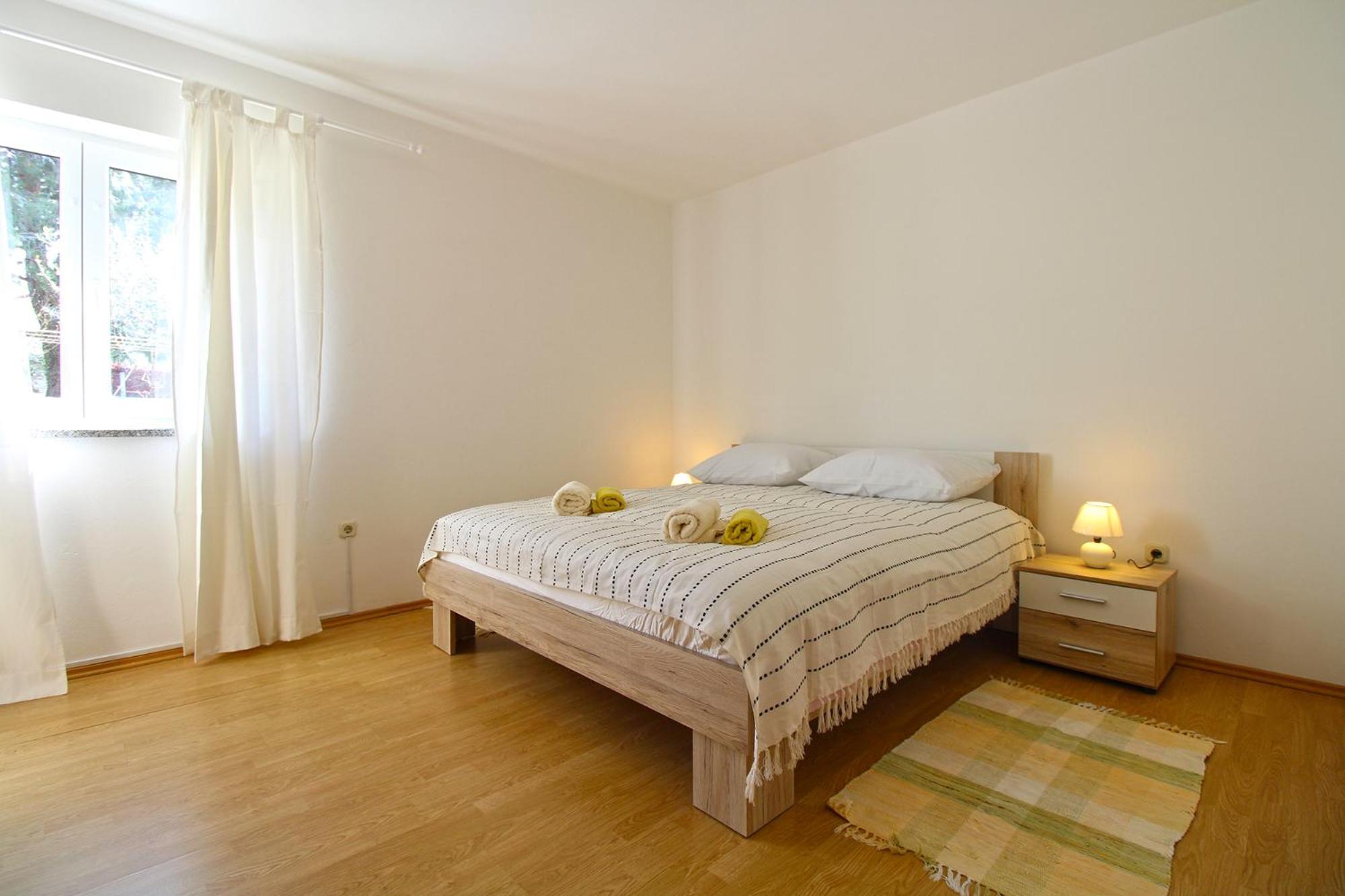 2378 Pula