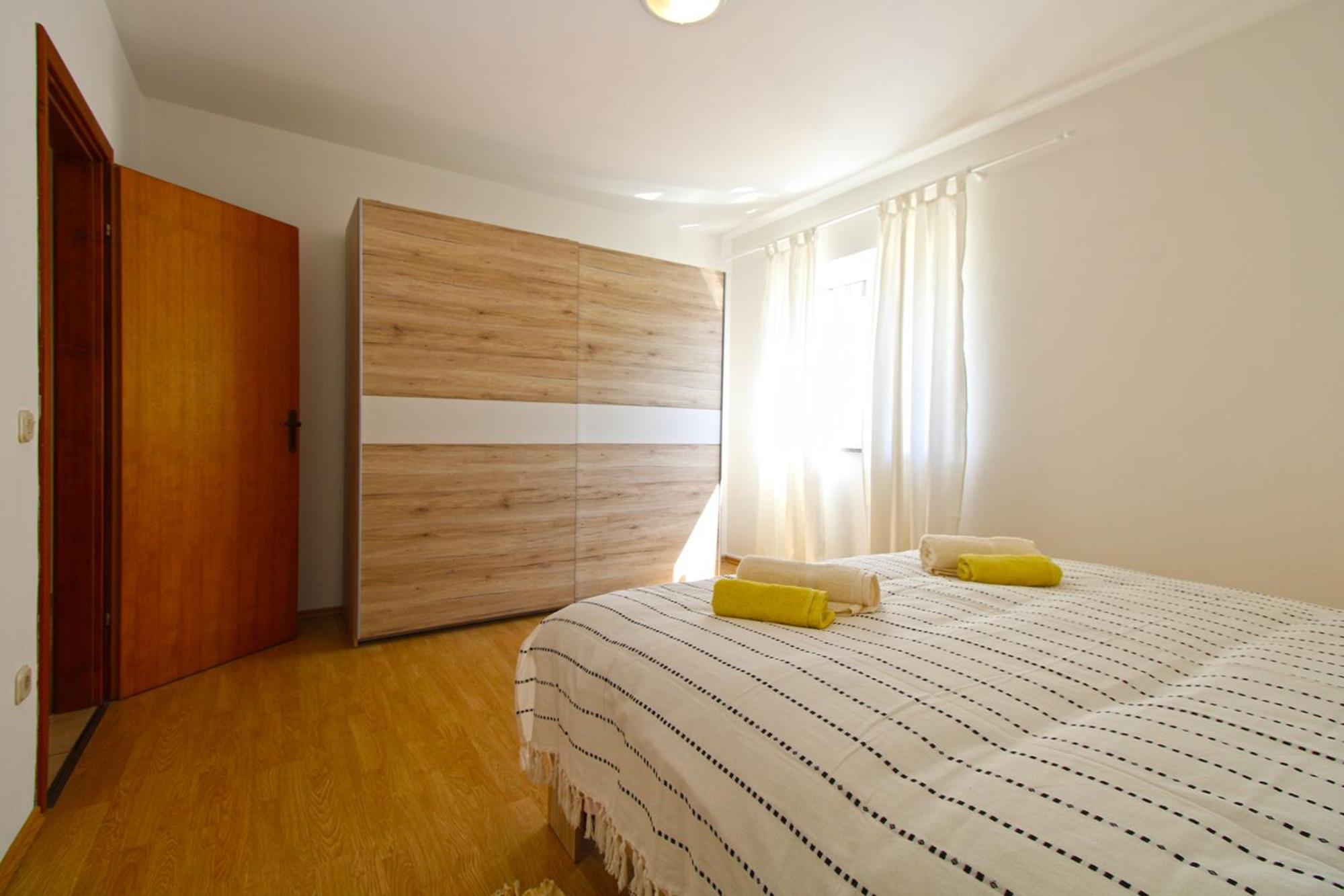 2378 Pula